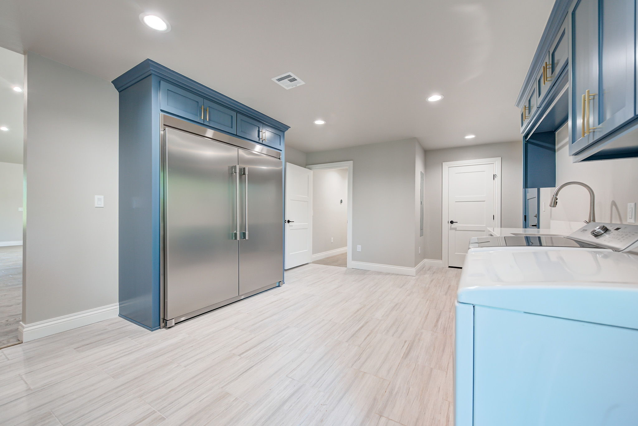 01567ECE-417B-4C62-9BE4-CF7AD639A339