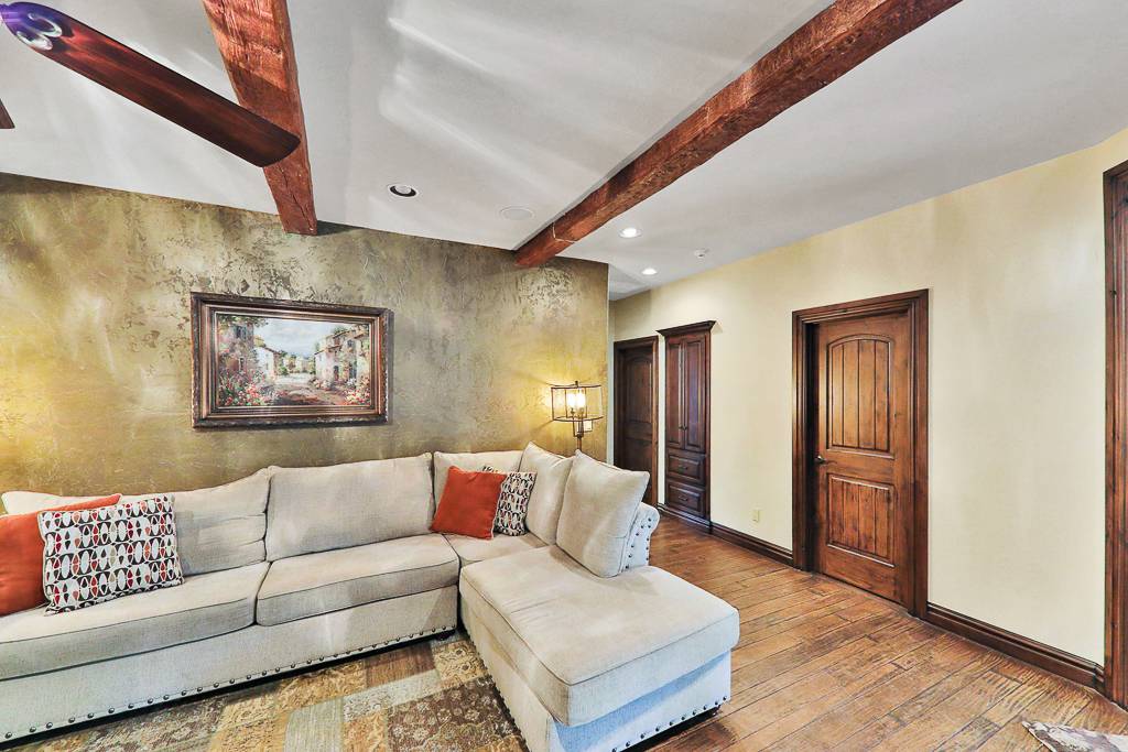 acorn-back-kitchen-after