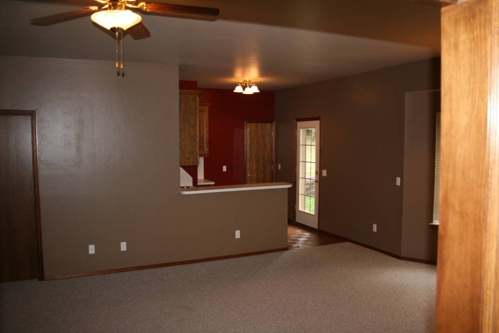 acorn-back-kitchen-before