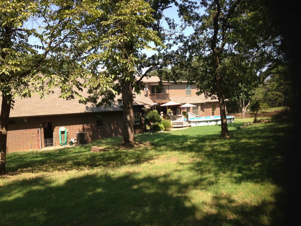 acorn-back-master-to-pool-before