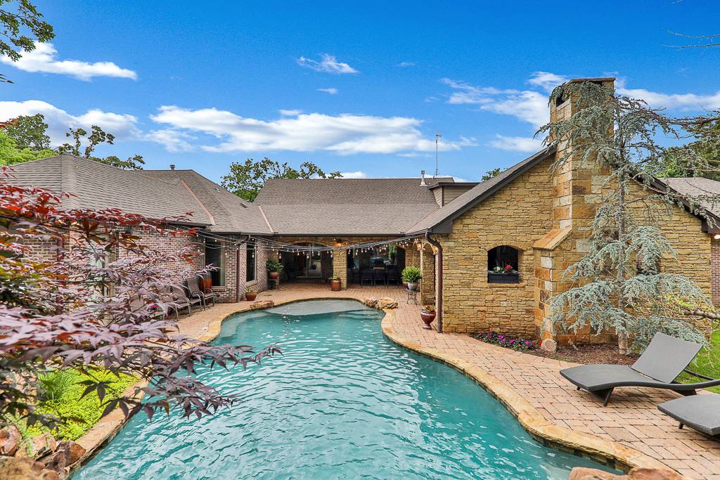 acorn-behind-pool-after