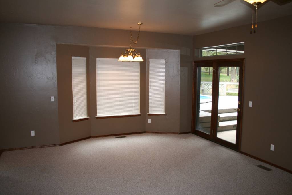 acorn-gameroom-before