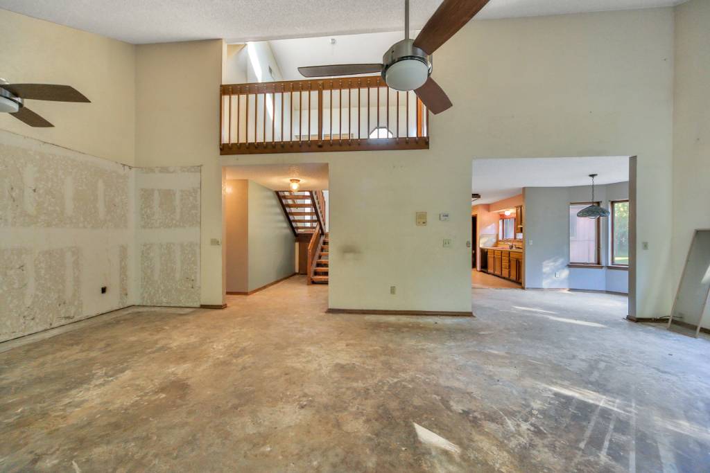 laura-backwall-to-entry-1