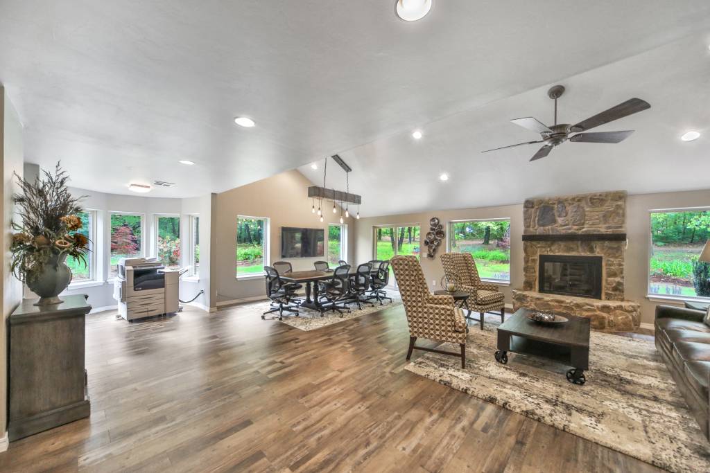 laura-stairs-to-dining-2