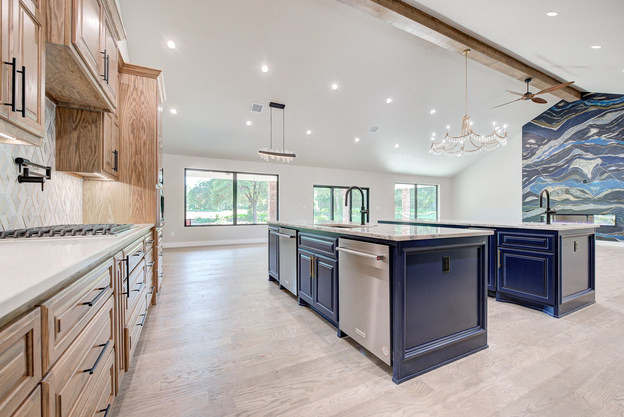 21E0AA96-0219-4DC4-9E02-A04D797DABB4