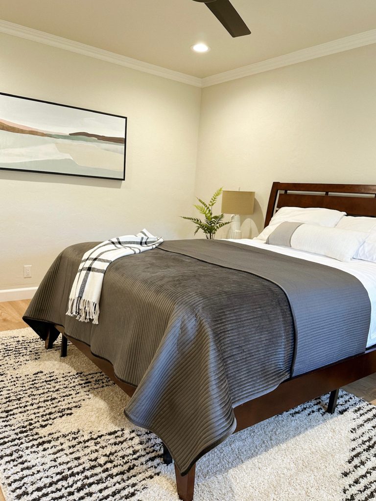 2458CFE6-4563-4609-89D6-BAE925698D4E