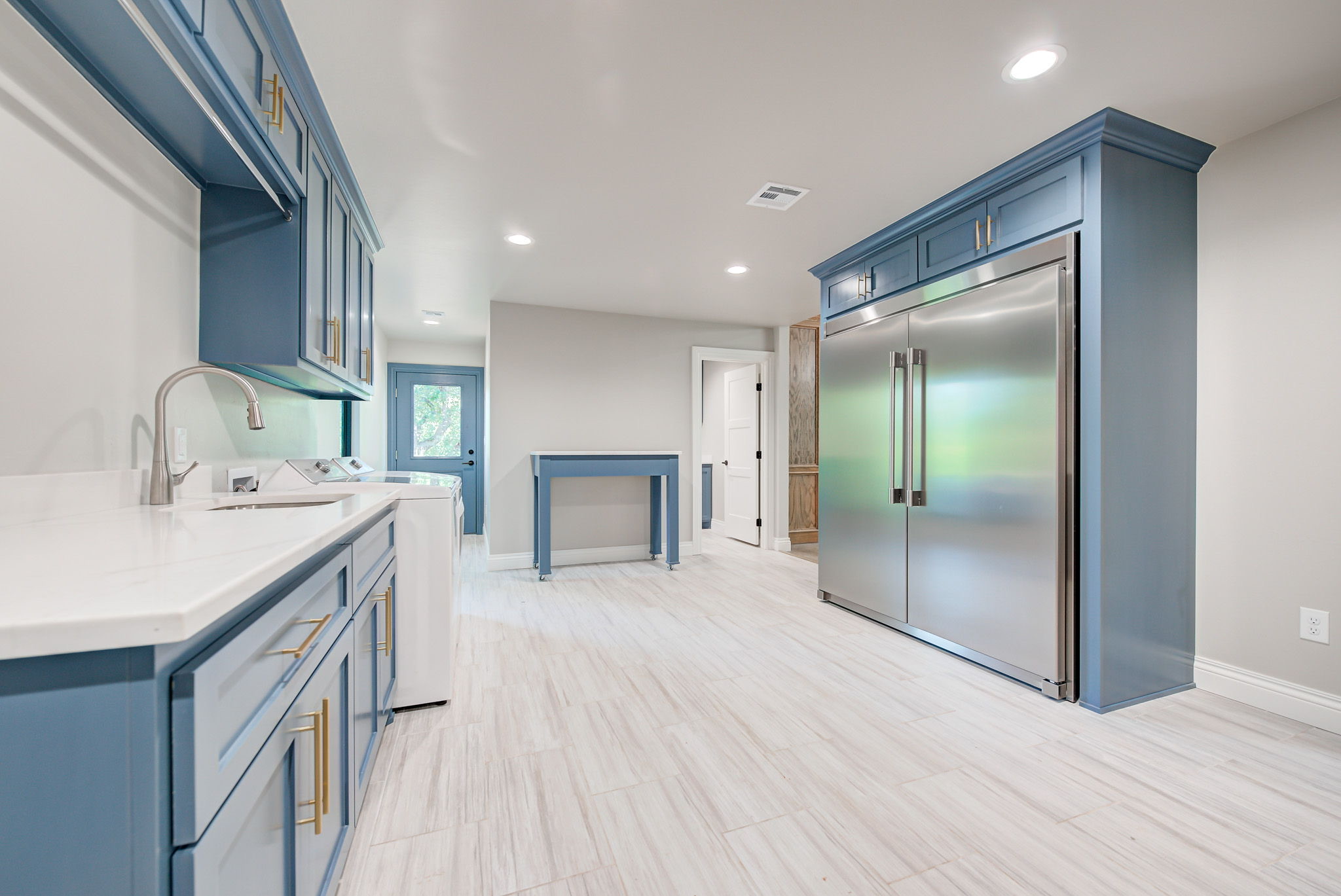 3C7EB790-DA5F-4E4F-B73F-6CEAEE7D45E2