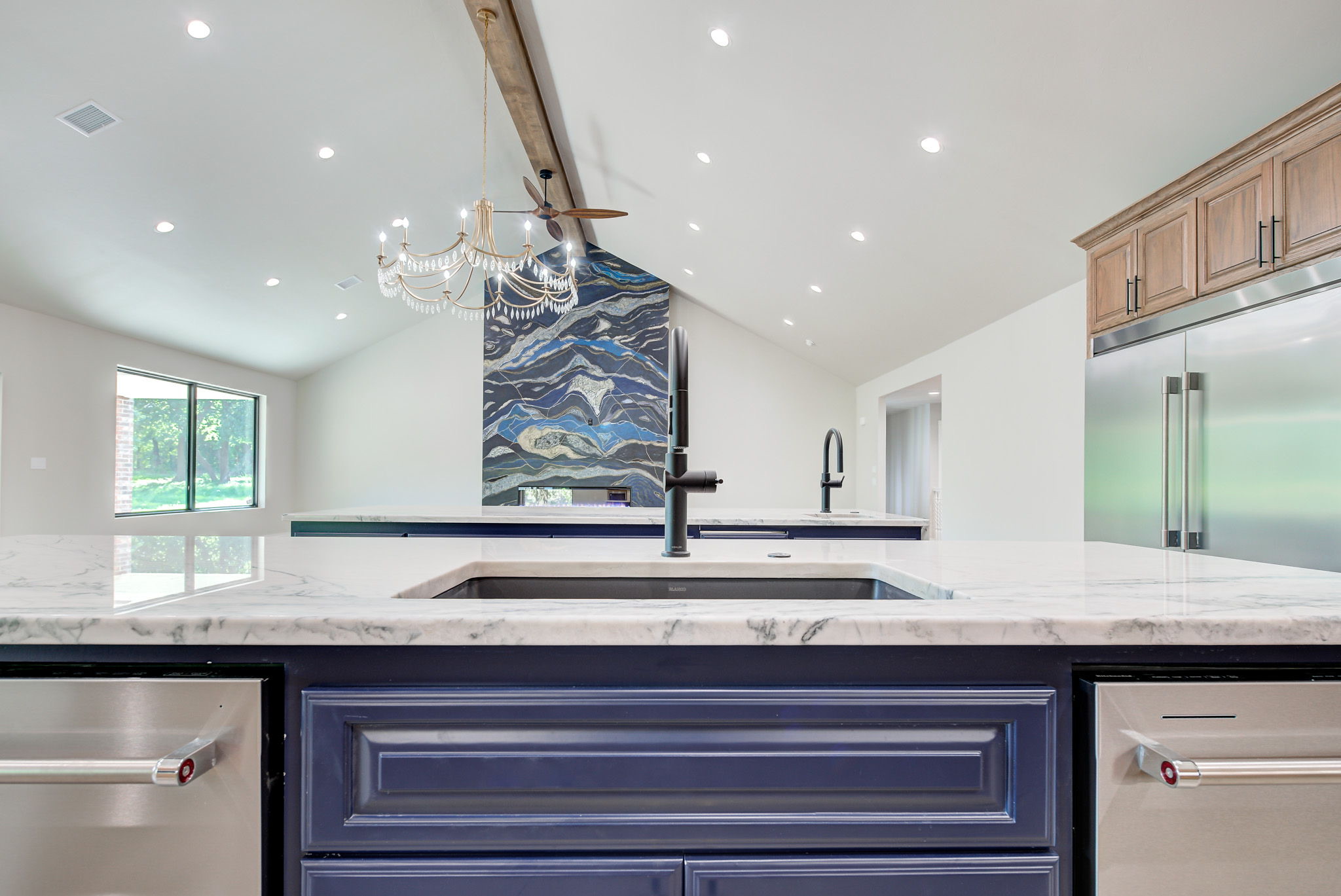 3EA87E6F-0482-442E-9CC7-11A9F4E423ED