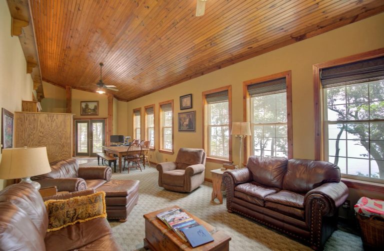 54F08856-AD5C-40E2-8D06-CE7A3FDB478A