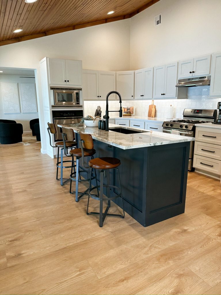 55F1CE8F-131B-4FC2-BCF4-137F61BB0E2A