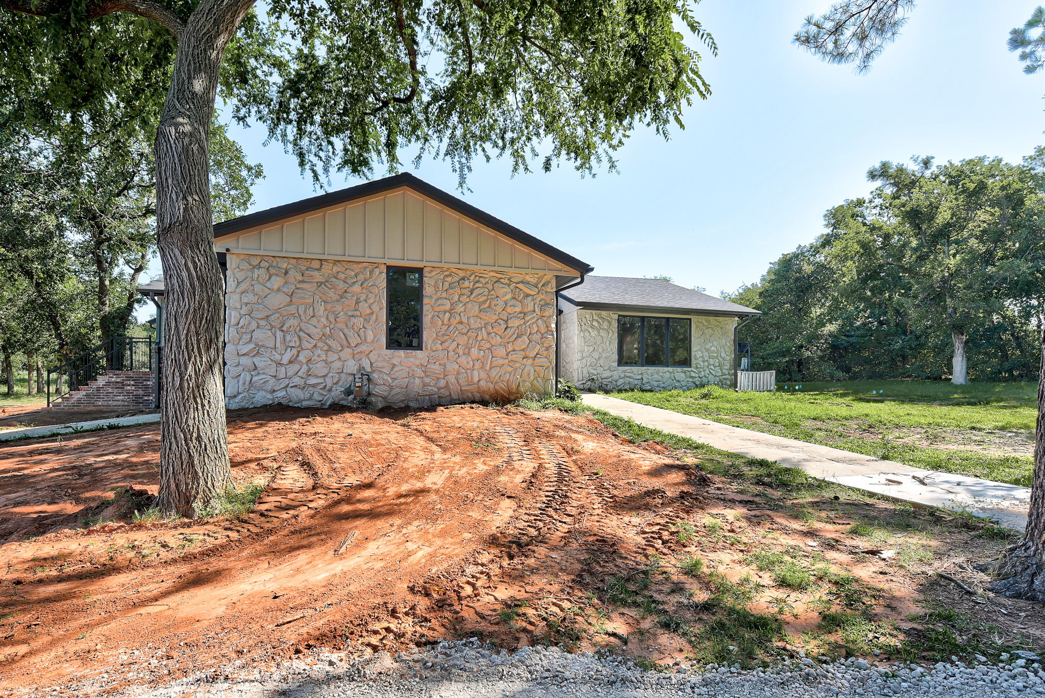 824210E0-72B0-4138-9AEB-43841C289A5A