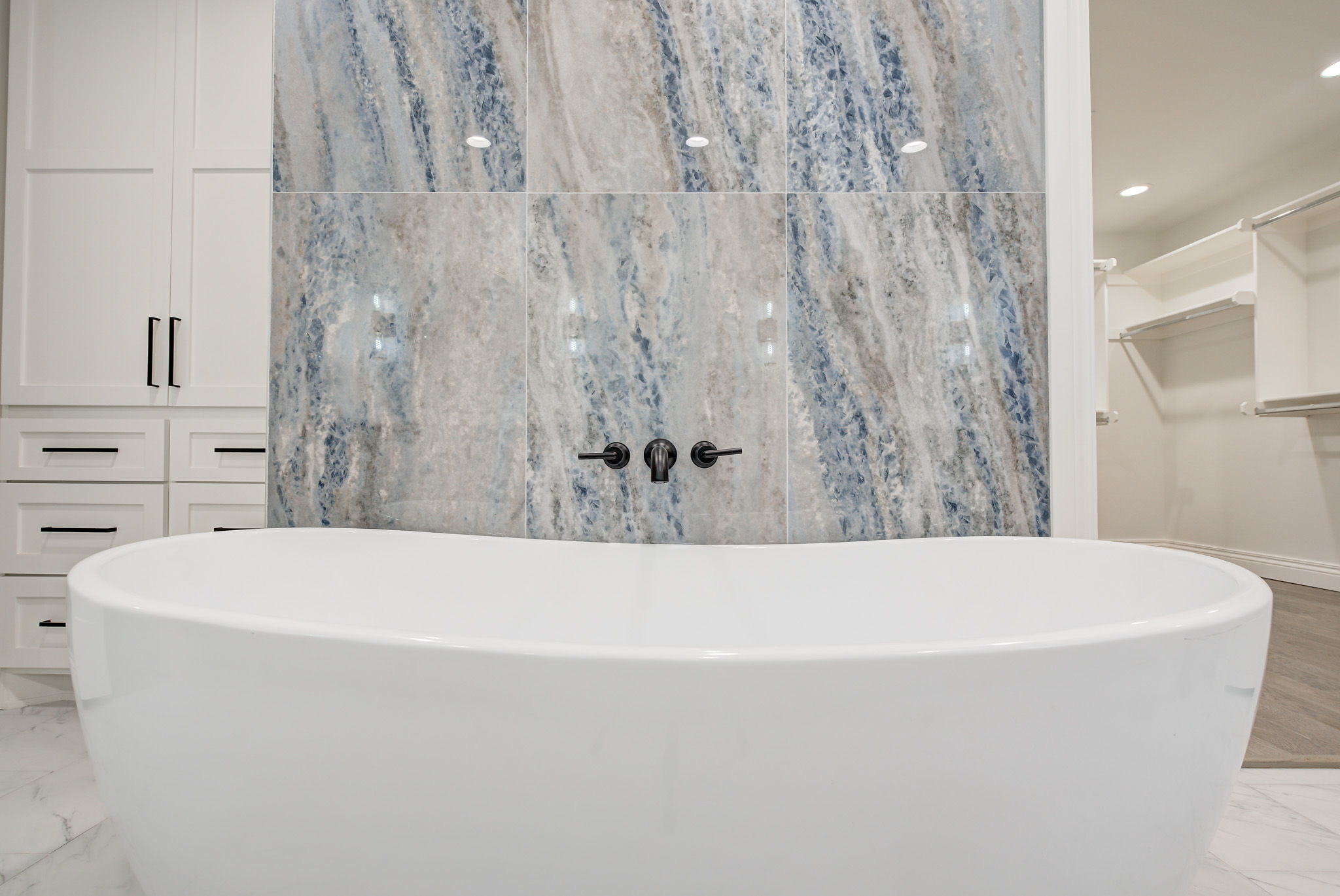 AD0773C6-18D5-42AB-9E17-40030C98D2A3