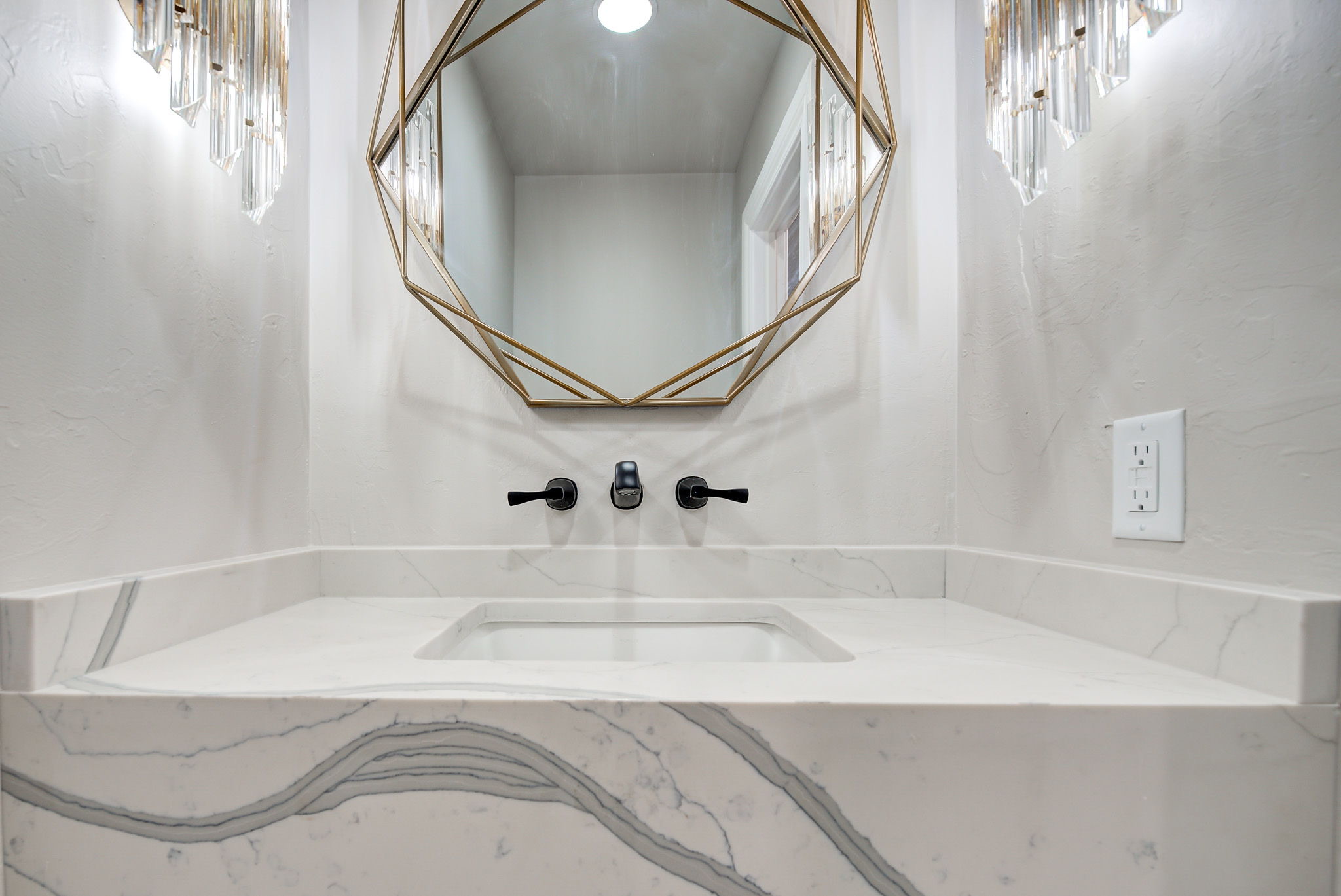 B23CDF64-FA39-4349-A8E6-0CCE95B2DE96