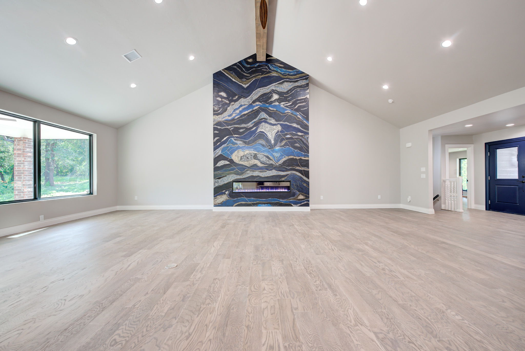 C497EAFF-C176-44E3-AEE6-A6B5C1BE704C