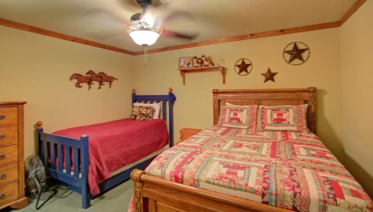 E2CB7462-93F5-499B-B88B-F1D56FE9F567