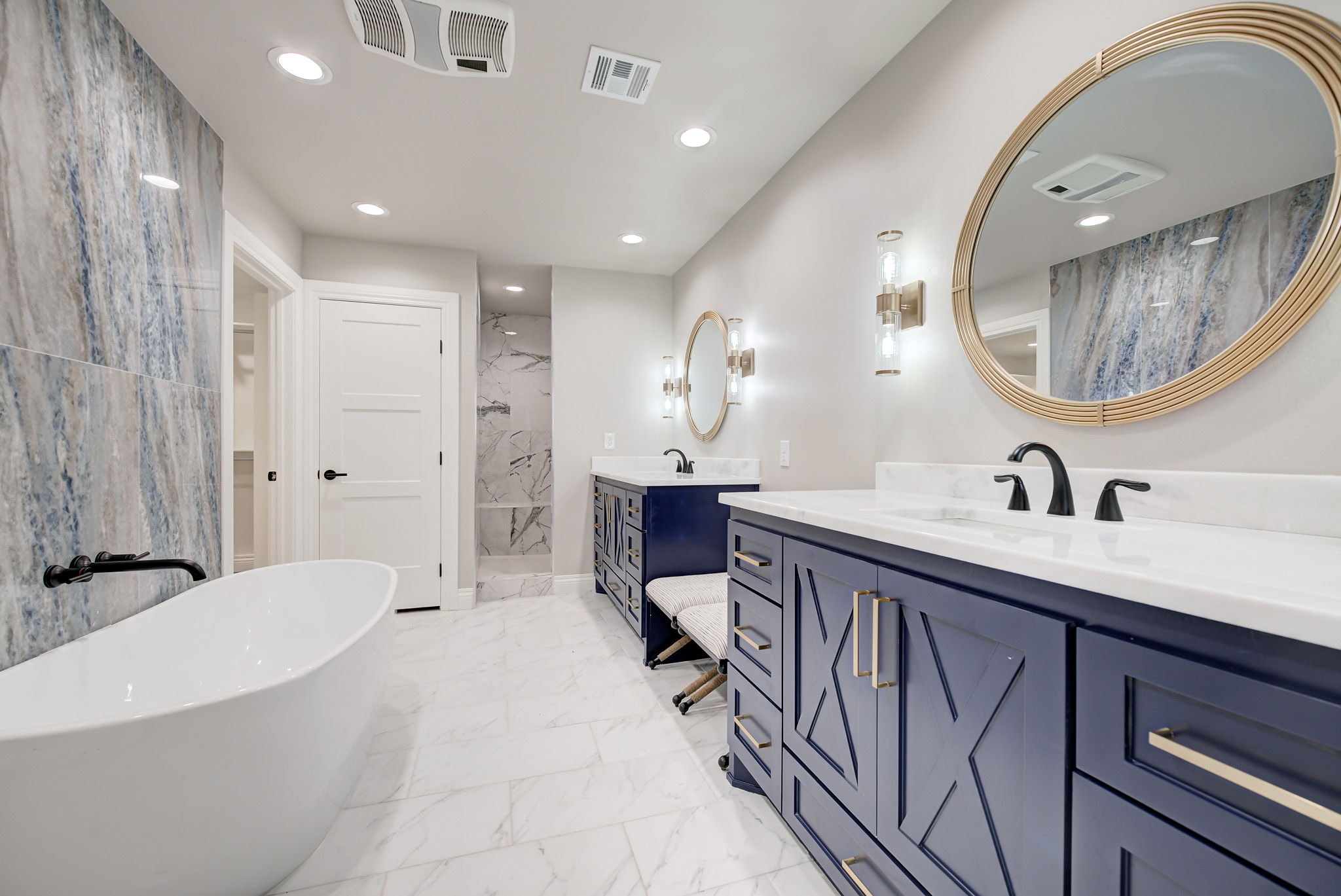 EEB04519-66D6-4150-AC37-327E5FF67AFC