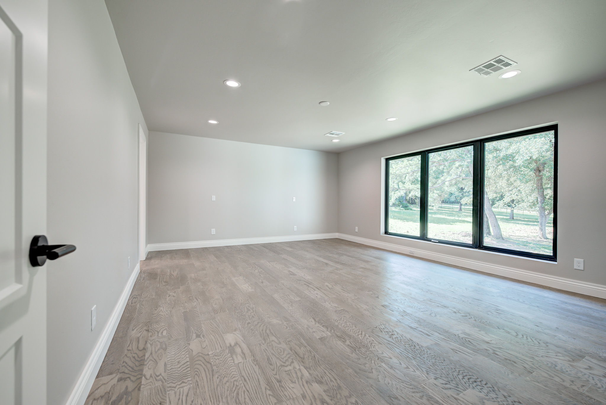 EEFC01BE-97AF-4977-A9D2-C9F48D5A1382