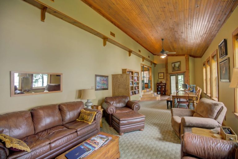 F7BACAA8-488A-46BA-B256-626DB89E05CE