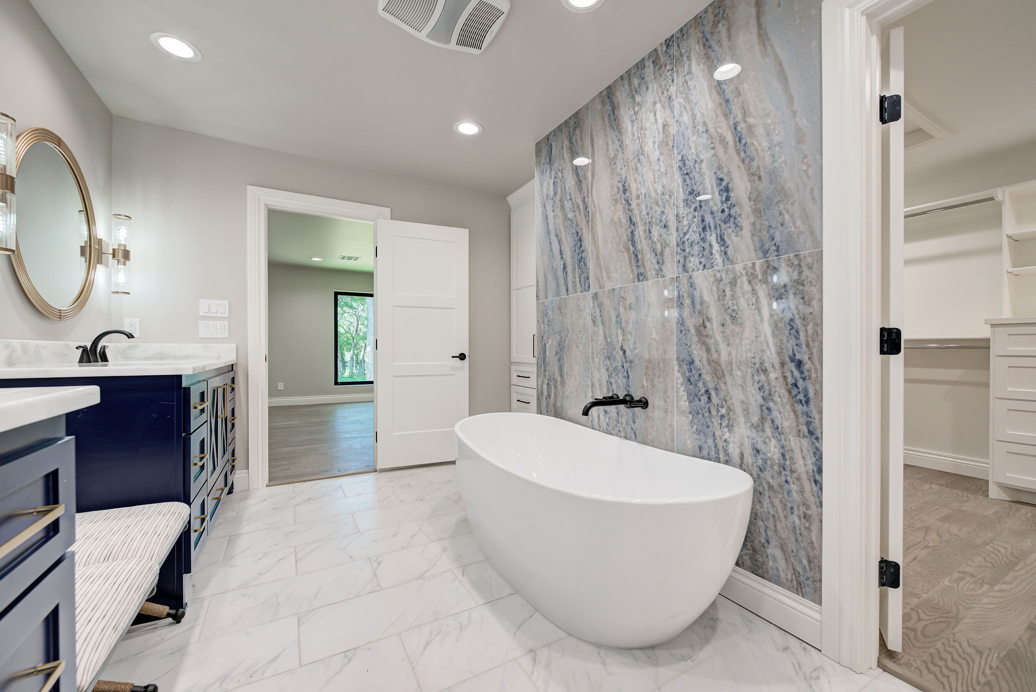 FCBF33A5-766A-43C6-BE0D-521C4D8DCBB4